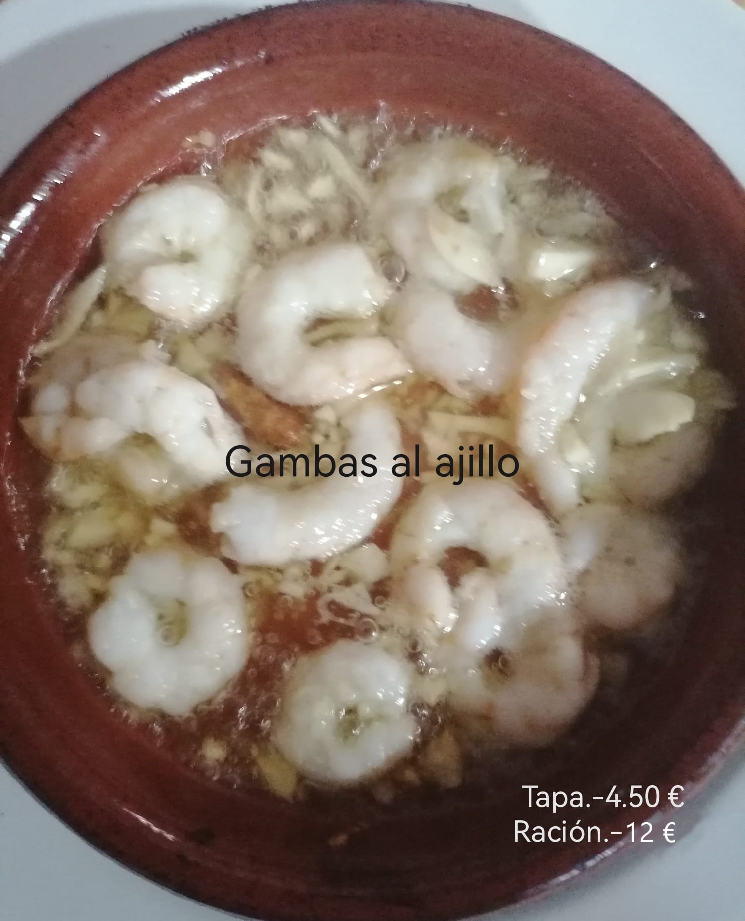 Taz�n con comida dentro

Descripci�n generada autom�ticamente